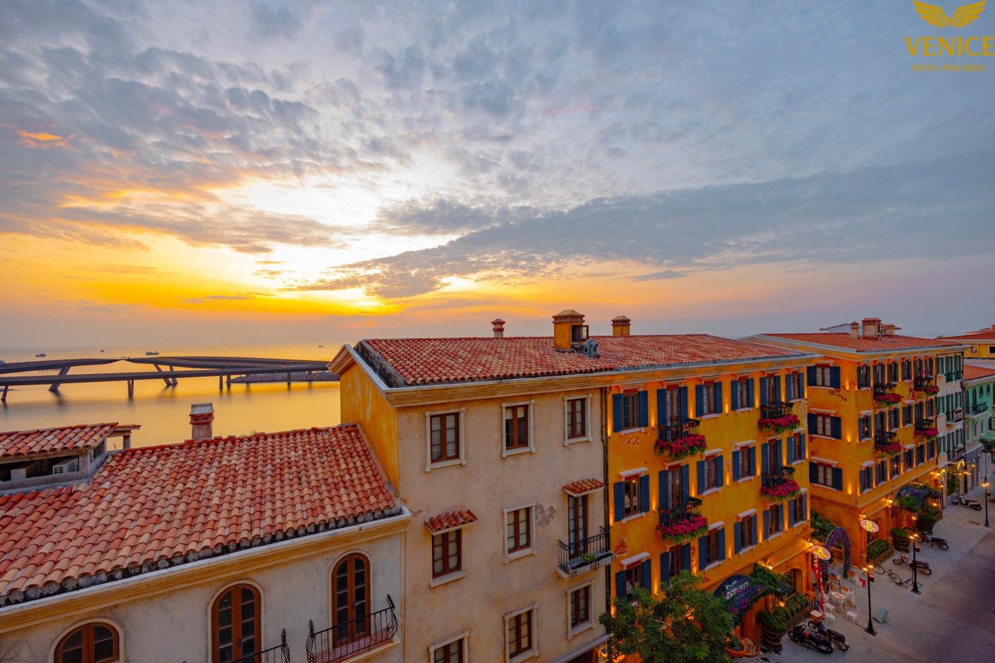 Venice Hotel Phu Quoc - Free Airport Shuttle & Sunset Town Tour Exteriör bild